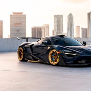 Black McLaren 720S