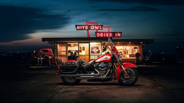 Harley-Davidson FLI Hydra Glide Revival